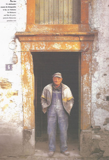 Alexis Lanners sur la porte du moulin vers 1995 Alexis Lanners sur la porte du moulin vers 1995